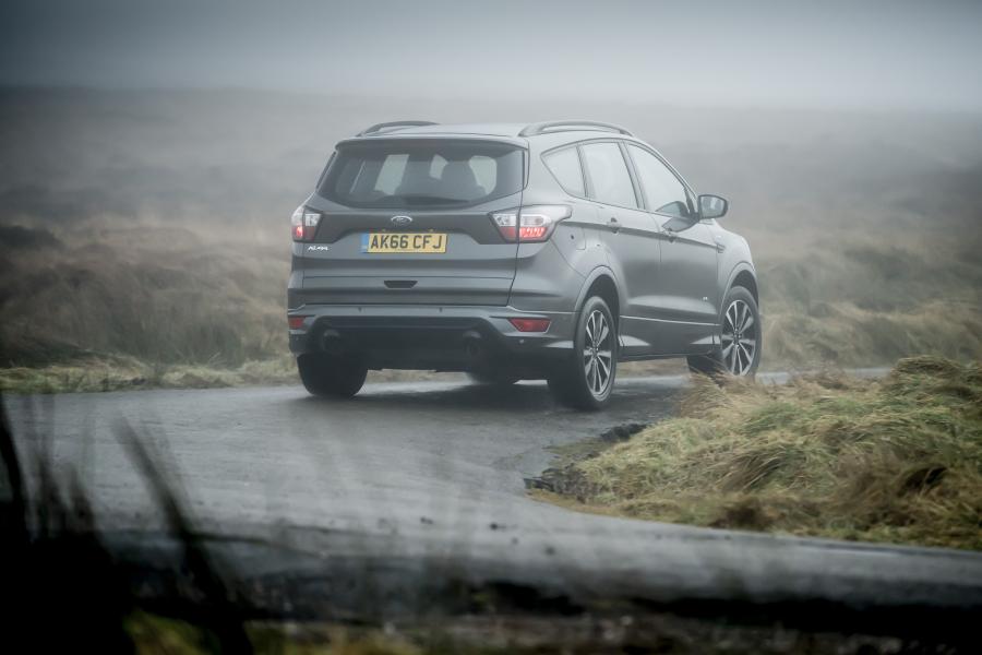 Ford Kuga ST-Line 2017 года  (UK) (фото 13 из 63)